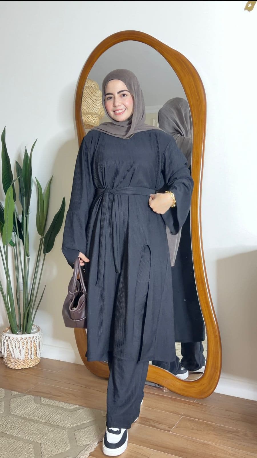 سوت يارا بنطلون